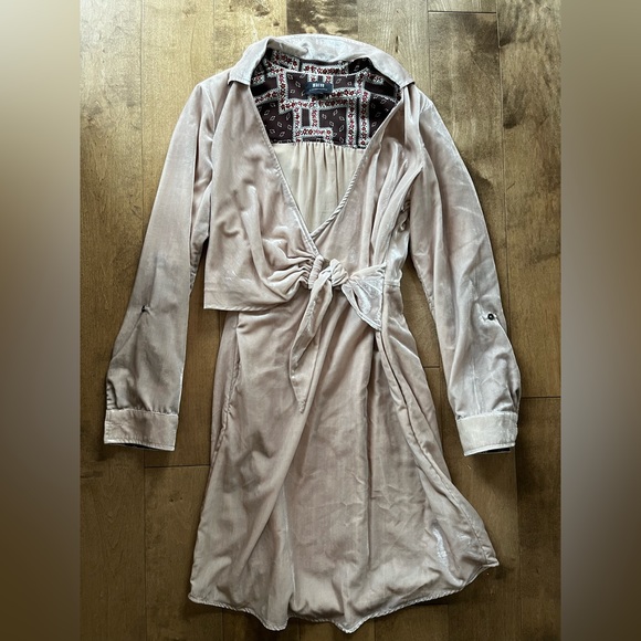 Anthropologie Maeve Velvet Dress - Picture 2 of 5